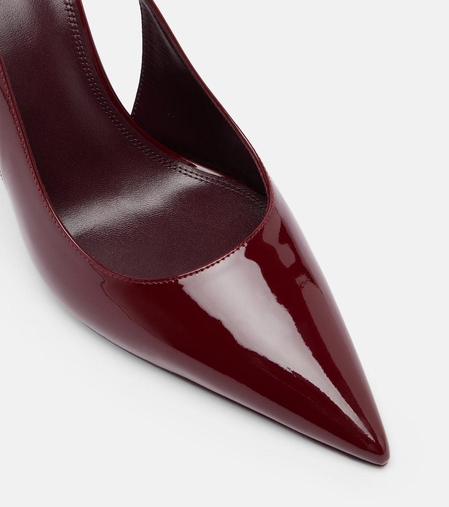 Lidia Slingback