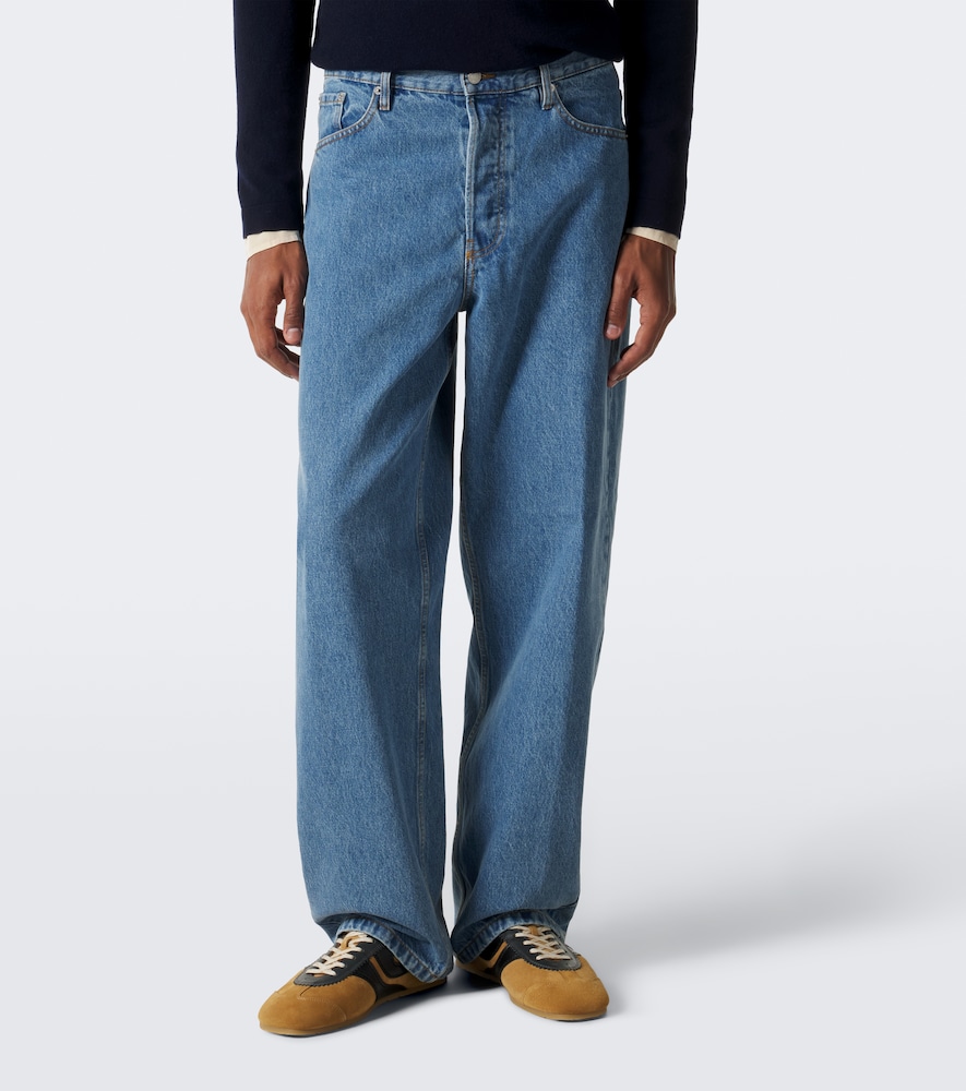 Wide-Leg Jeans