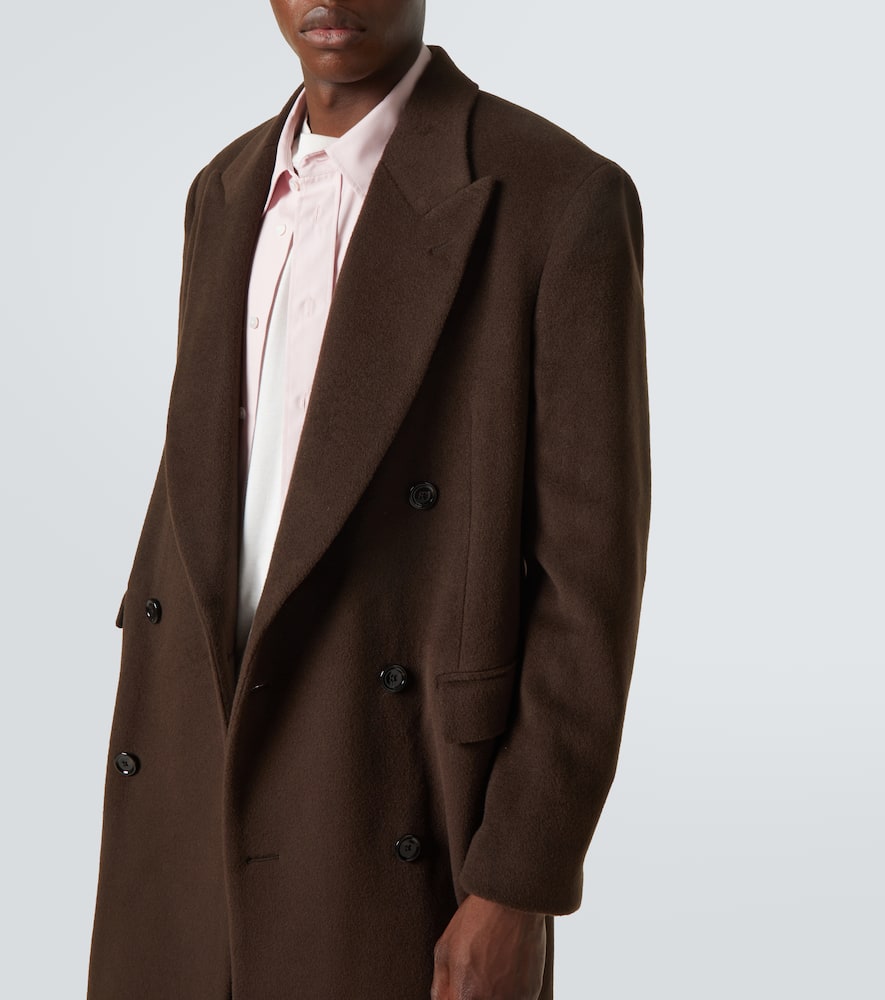 Lardini Brooch-detail Double-breasted Coat In Brown