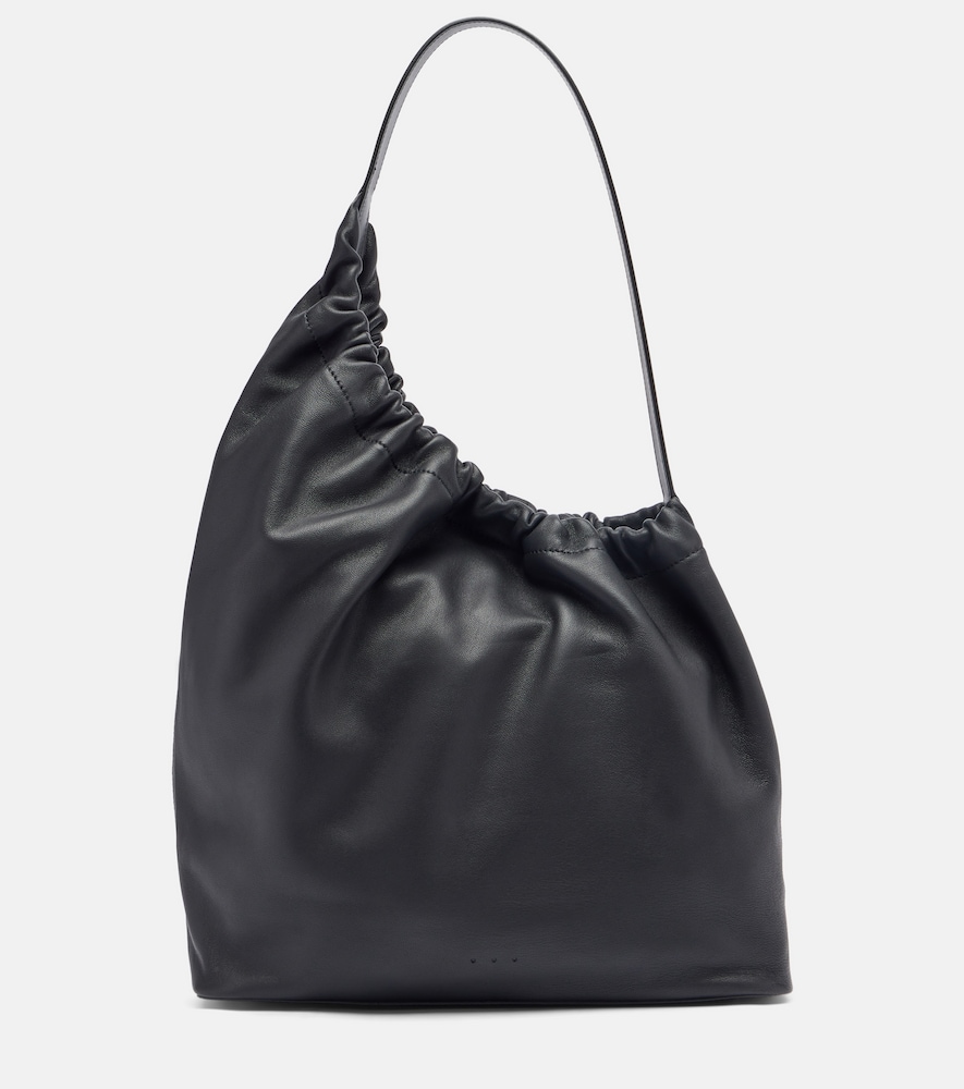 Aesther Ekme Sac Demi Lune Cloud Medium en cuir 450 €