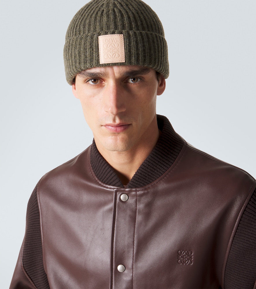  Loewe Loewe Logo Ribbed-knit Cashmere Beanie 