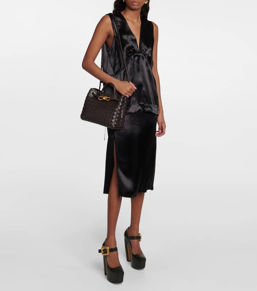 Bottega Veneta Andiamo Small Leather Tote Bag In Fondant-m Brass-fond