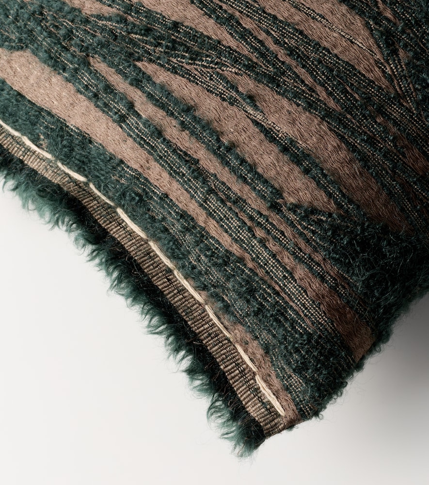  The House Of Lyria The House Of Lyria Coussin Abibo En Mohair, Coton Et Laine Mélangés 