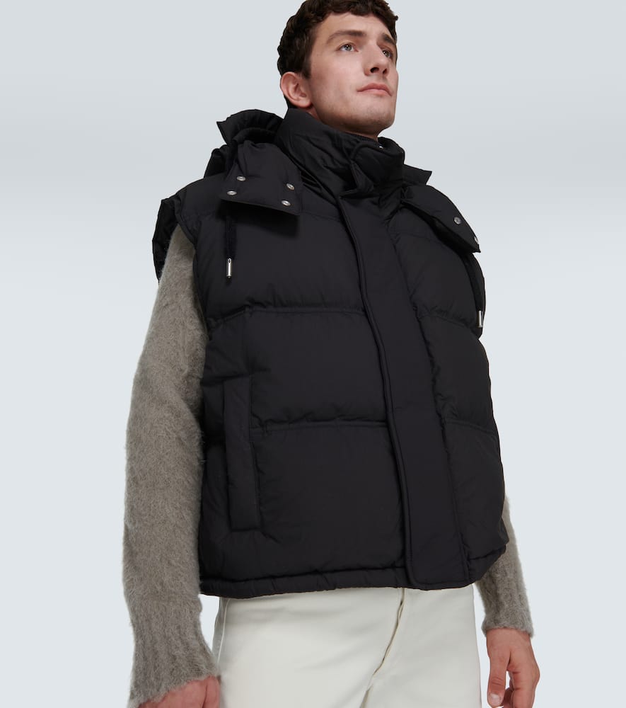 【送料&関税込】Ami Alexandre Mattiussi Vest In Black Wool AMI Alexandre Mattiussi Black Sleeveless Down Vest | Smart