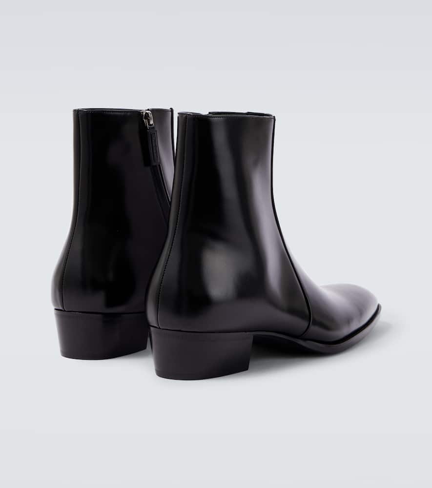 Saint Laurent Roman Boots In Smooth Leather In Black