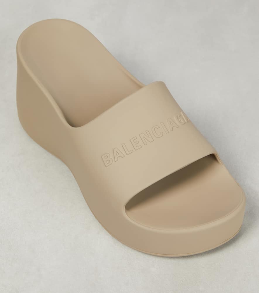 Shop Balenciaga Logo Rubber Slides In Beige