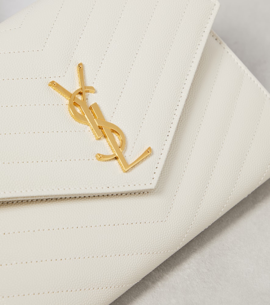  Saint Laurent Saint Laurent Clutch Cassandre Small Aus Matelassé-leder 
