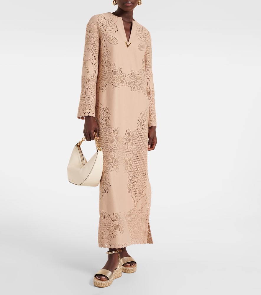 Valentino Garavani Rockstud 55 Grainy Leather Platform Sandal In Gold