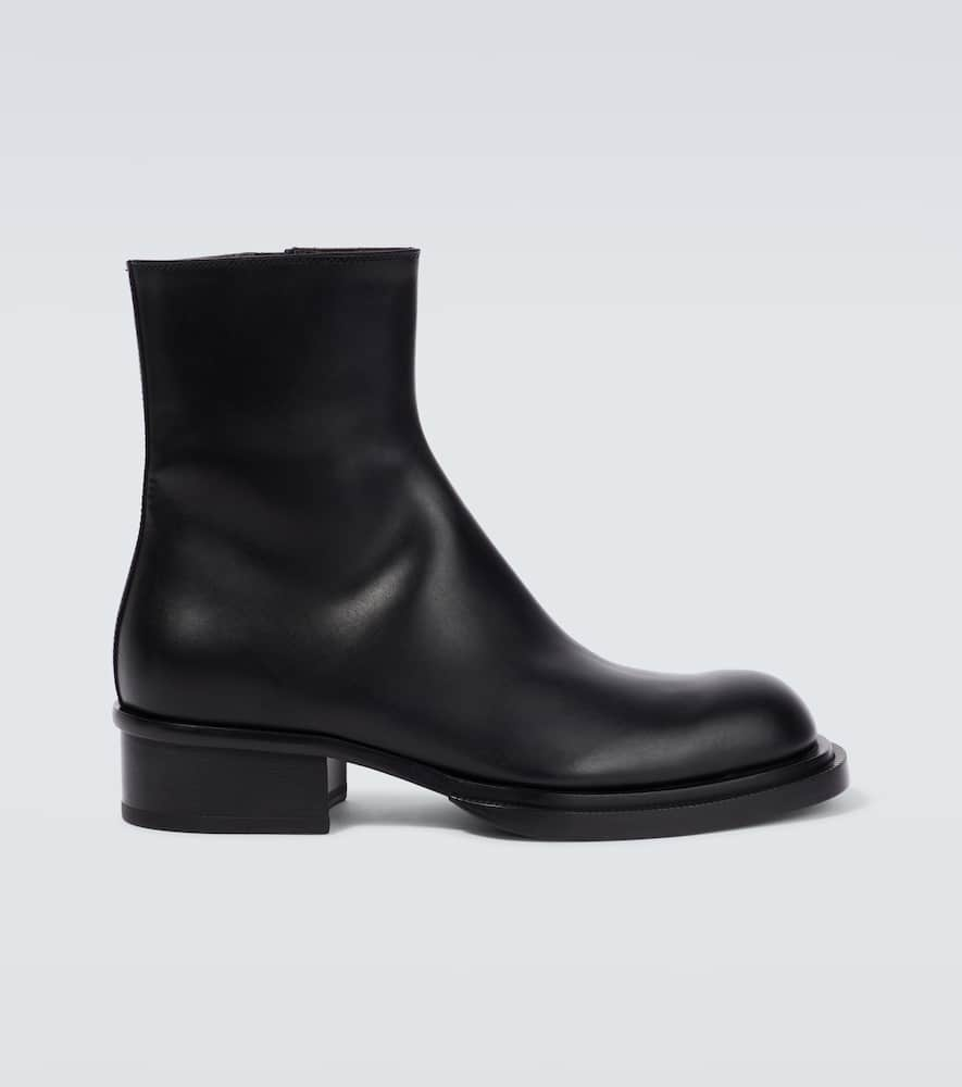 Alexander Mcqueen Leather Ankle Boots In Black