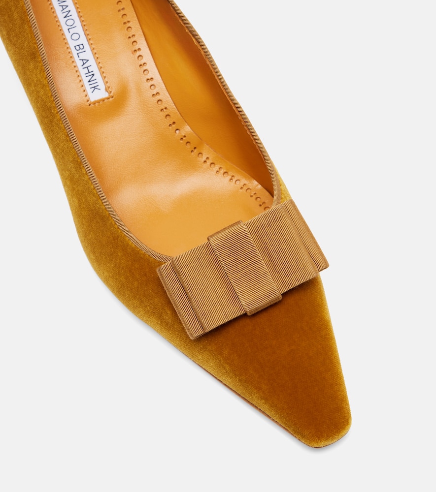  Manolo Blahnik Manolo Blahnik Reador 50 Velvet Pumps 