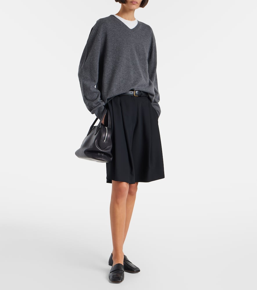 The Row Agnes Leather Tote Bag In Black