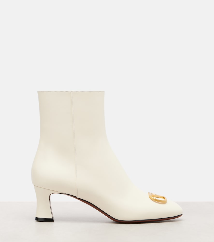  Valentino Garavani Valentino Garavani Vlogo Leather Ankle Boots 