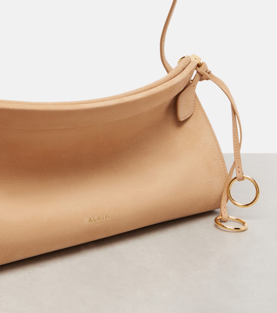 Alaïa Le Click Medium Leather Shoulder Bag In Sand
