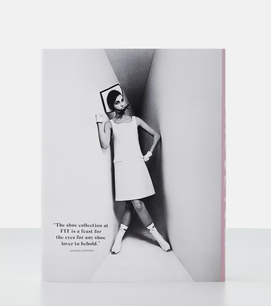  Taschen Taschen Coffee Table Book Shoes Az: The Collection Of The Museum At Fit 
