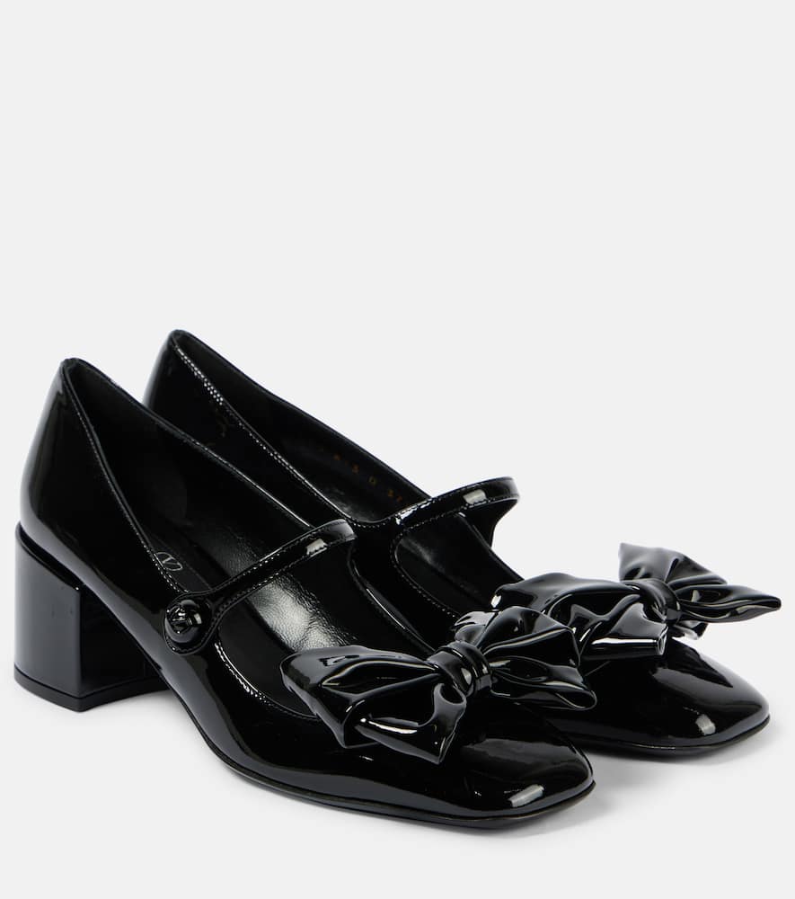 Shop Valentino Bowjane 50 Patent Leather Mary Jane Pumps In Schwarz