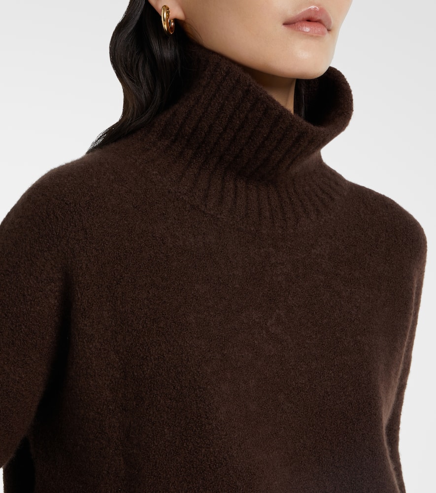 Lisa Yang Elwinn Cashmere-blend Turtleneck Sweater In Chestnut Bouclé