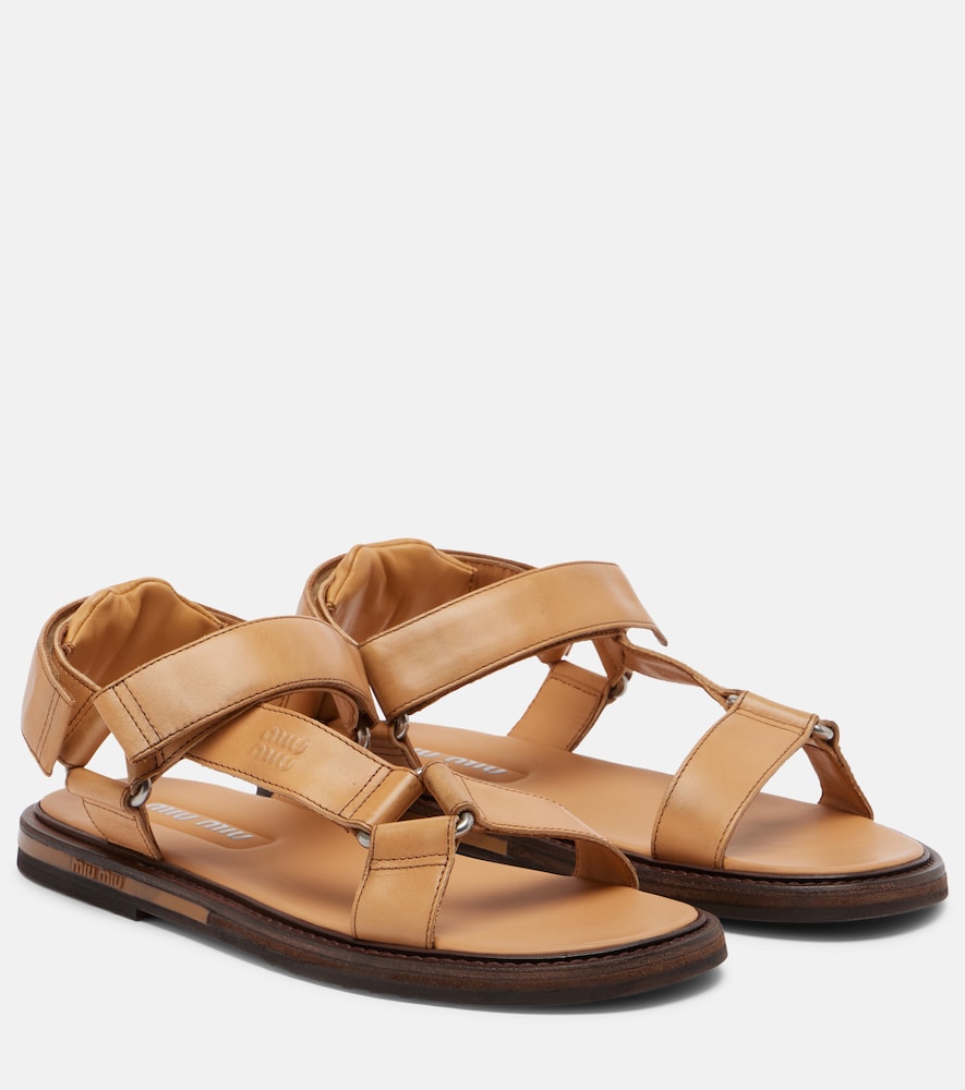 Verzierte Sandalen aus Leder