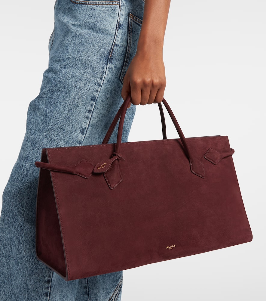 Alaïa Le Teckel Large Leather Shoulder Bag In Burgundy