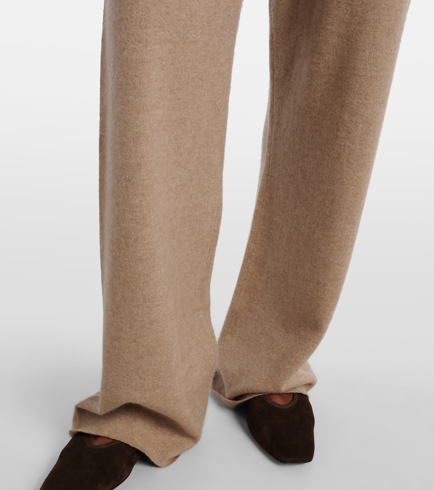 Extreme Cashmere Run Cashmere-blend Sweatpants In Nude