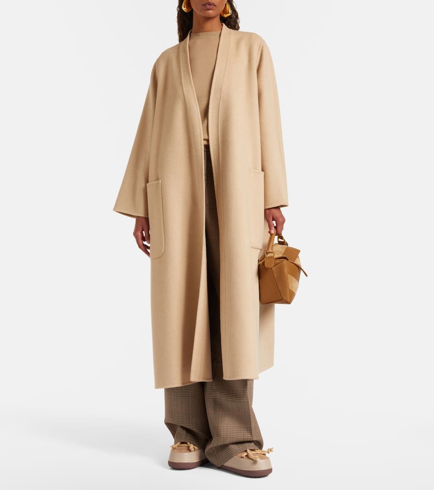 Inuikii Classic Shearling-lined Suede Snow Boots In Neutral