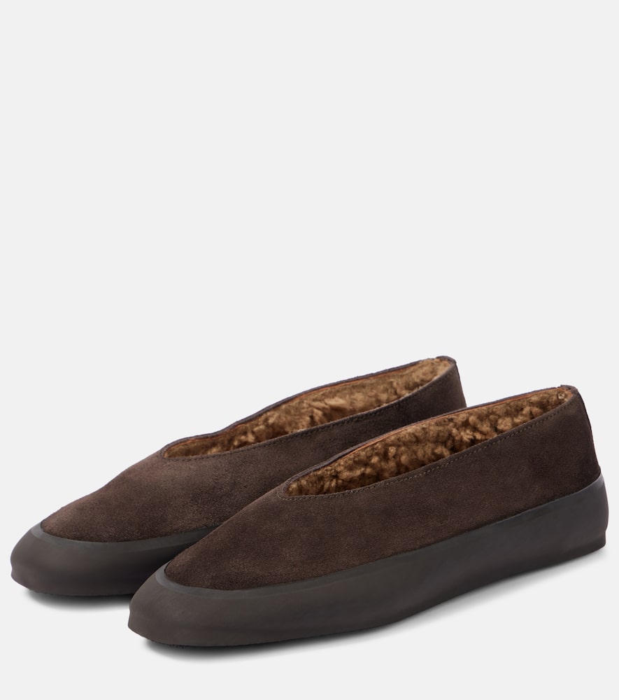 Le Monde Beryl Apres Ski Shearling-lined Suede Ballet Flats In Brown