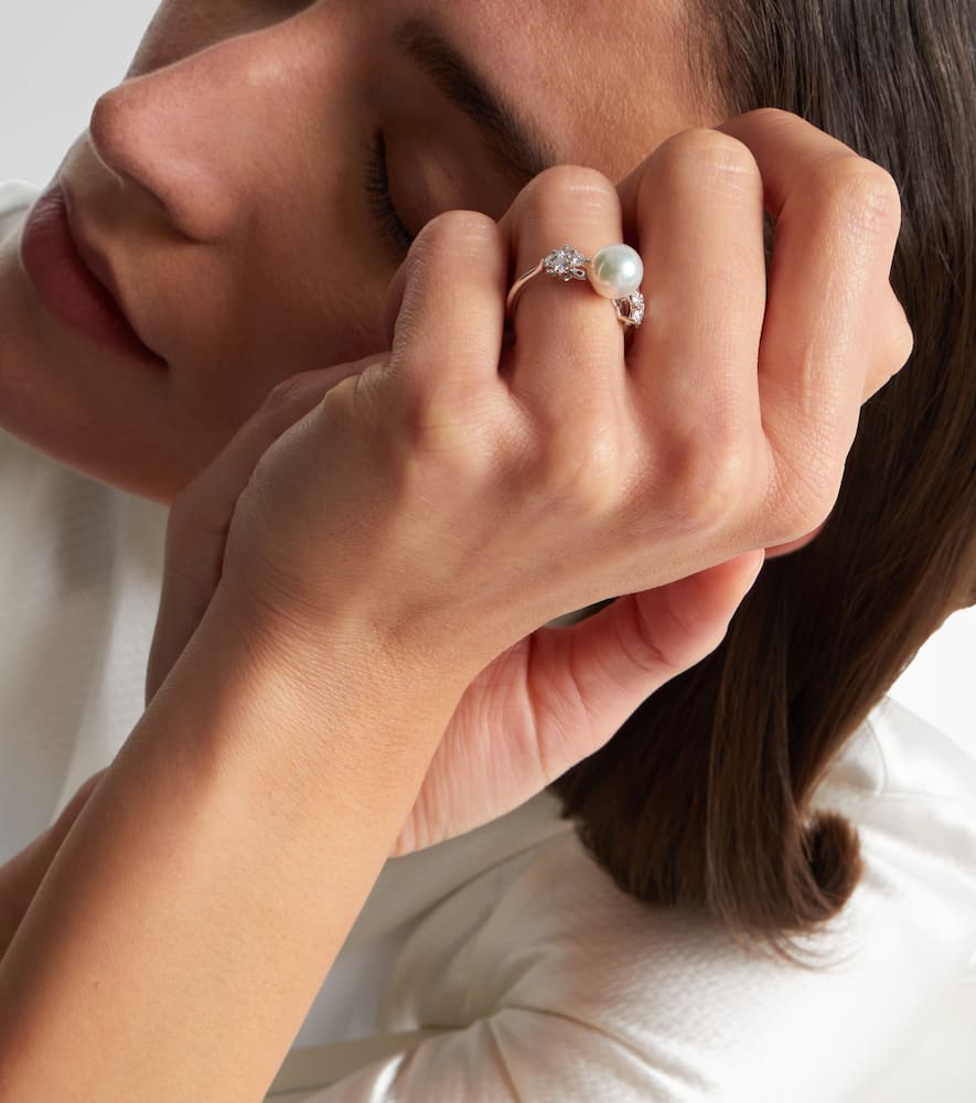 Mikimoto 18kt White Gold Ring With Pearl And Diamonds In Silver