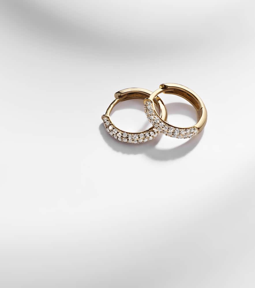Stone And Strand Essential 14kt Gold Hoop Earrings With Diamonds In Gold