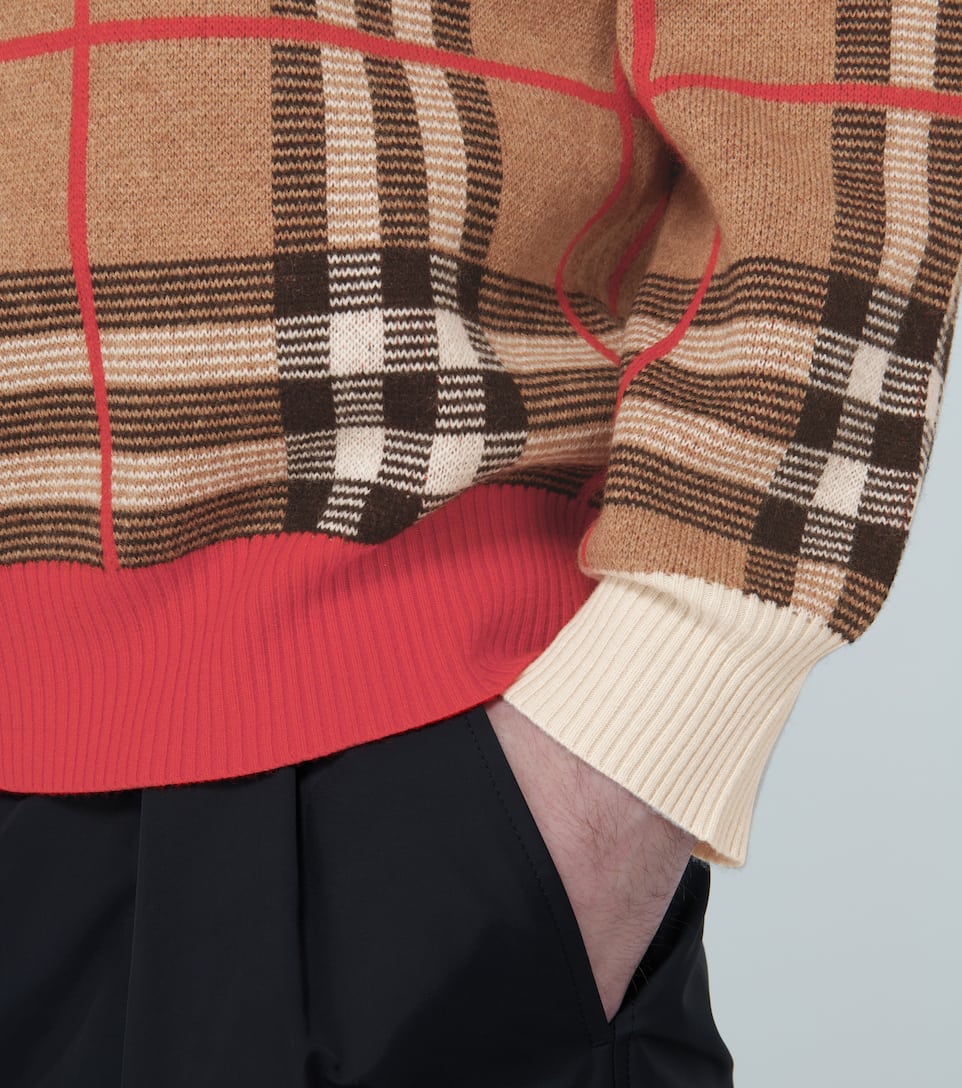 BURBERRY CHECK MERINO WOOL V-NECK SWEATER,P00433304