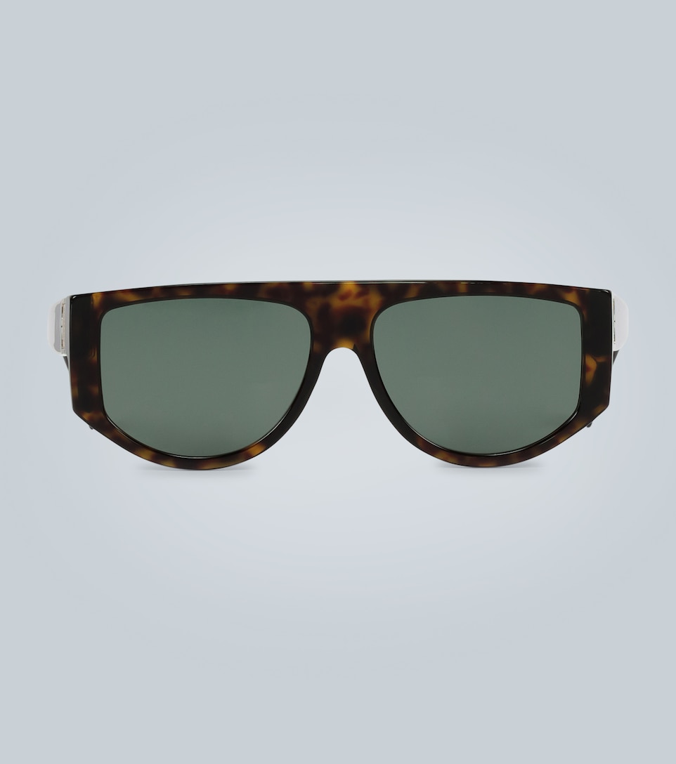 thick tortoise shell glasses