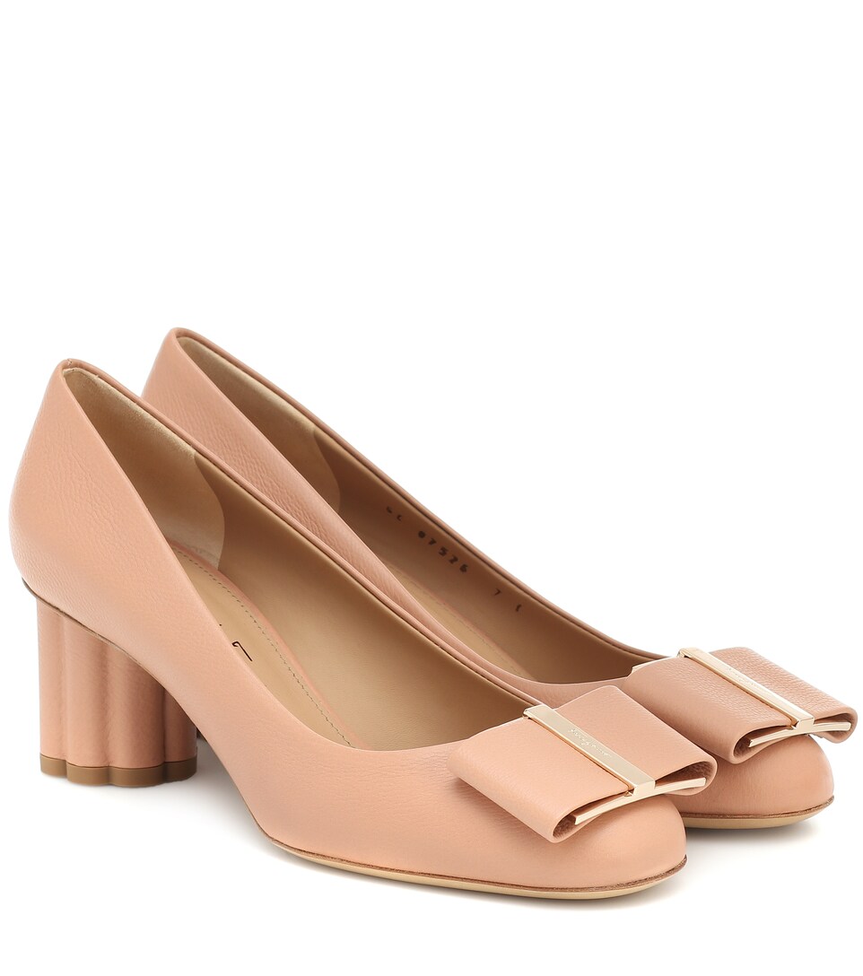 ferragamo capua pump