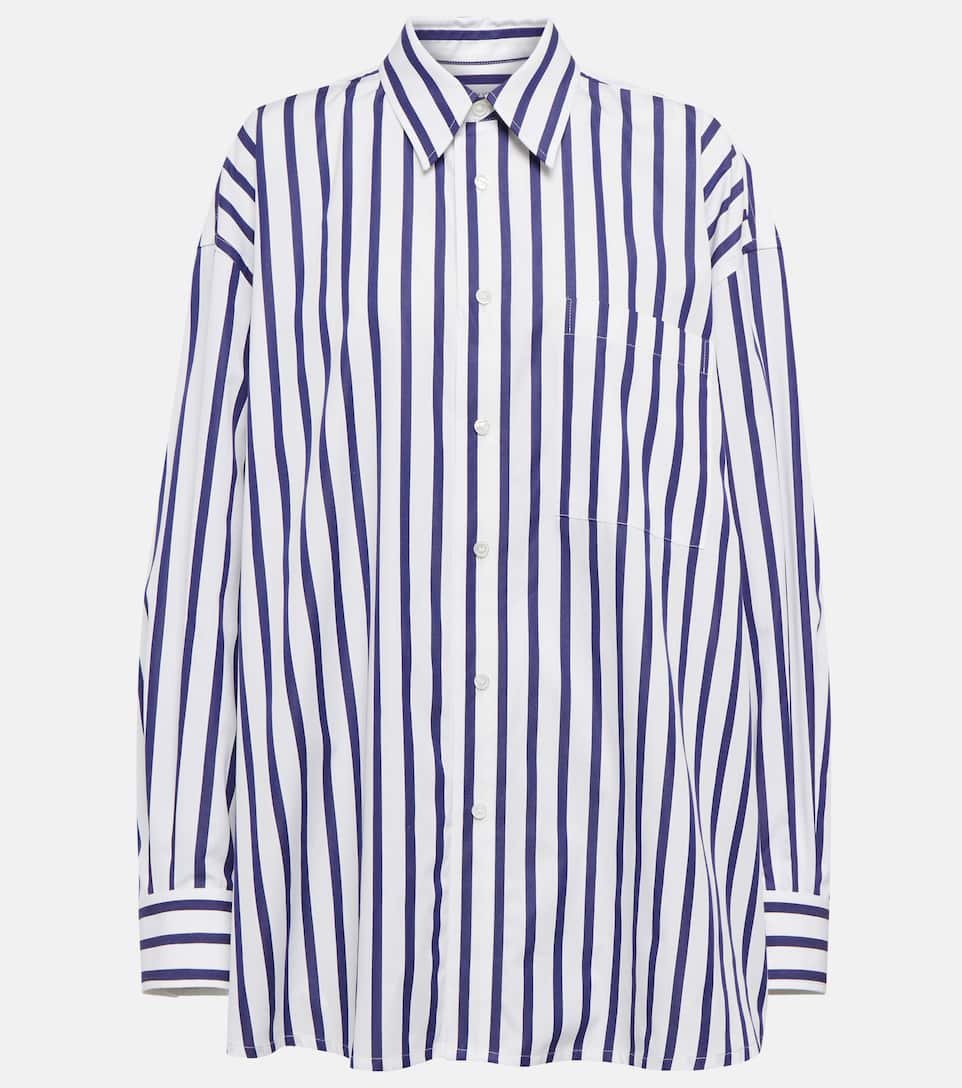 Make a cool statement with this striped shirt from Bottega Veneta. It's made in Italy from crisp cotton poplin and features a patch pocket at the chest.

