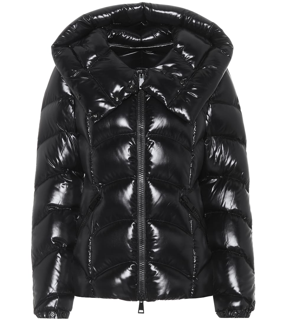 Moncler Akebia Hooded Wave Puffer Jacket In Black | ModeSens