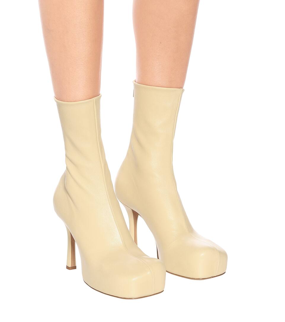 Christian Louboutin second hand fashion Vestiaire Collective Christian Louboutin second hand fashion Vestiaire Collective