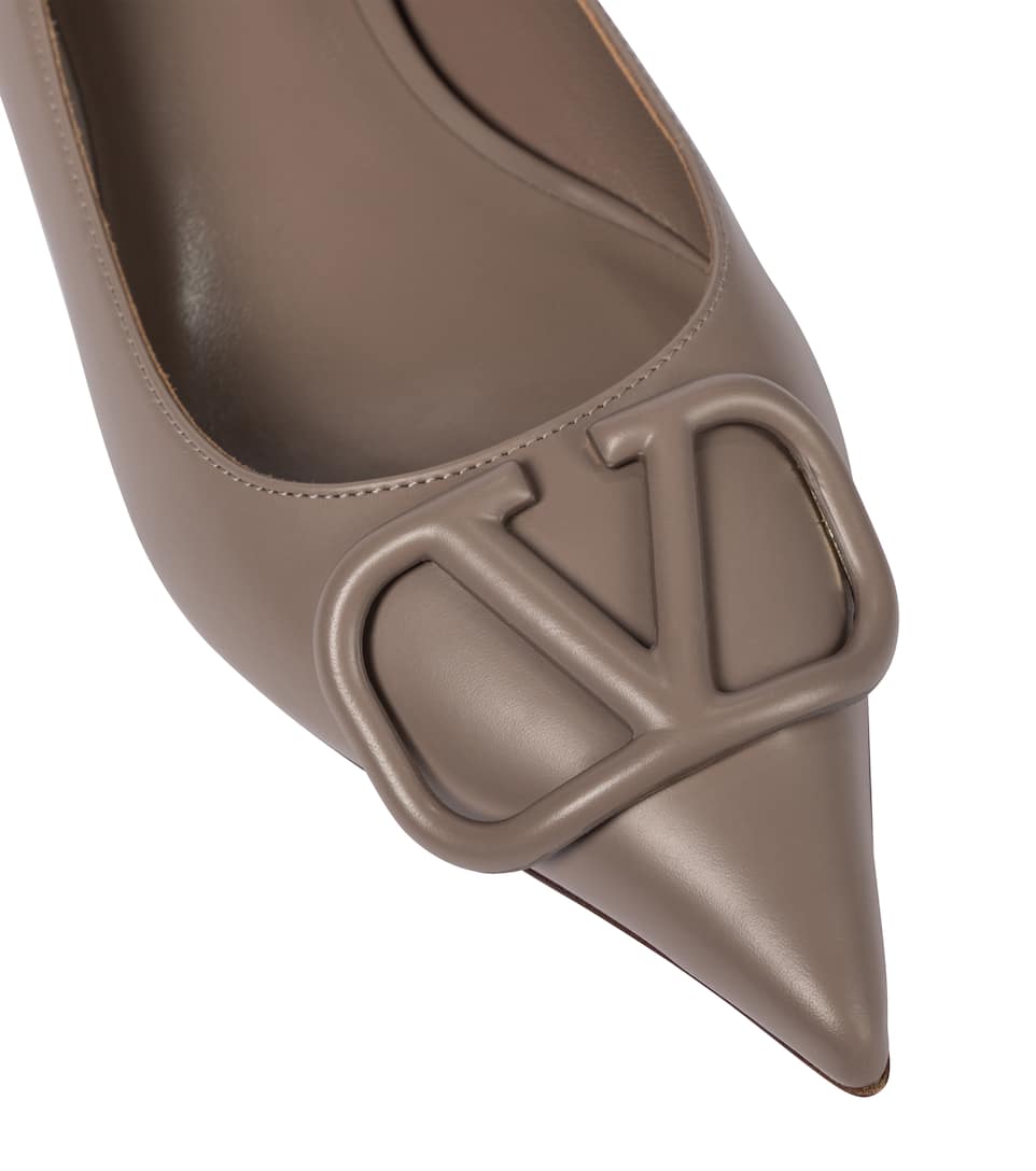 valentino flats vlogo