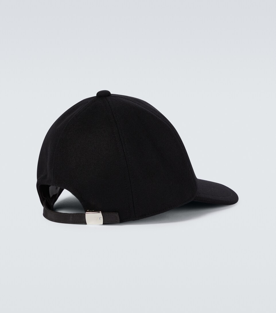 Sacai - sacai x KAWS wool cap | Mytheresa