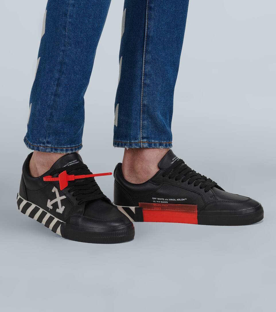 OFF-WHITE Low Vulcanized sneakers,P00455832