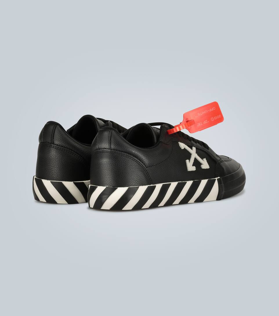 OFF-WHITE Low Vulcanized sneakers,P00455832