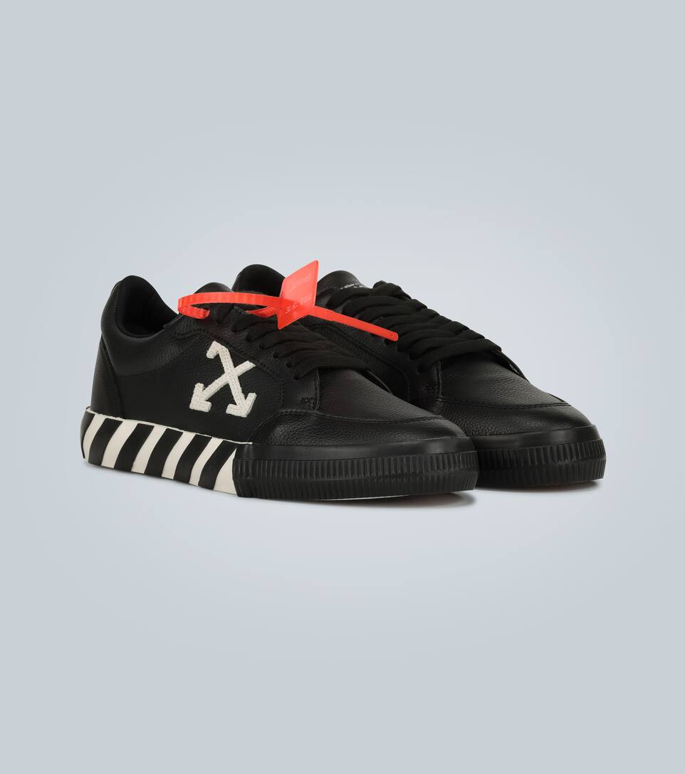 OFF-WHITE Low Vulcanized sneakers,P00455832