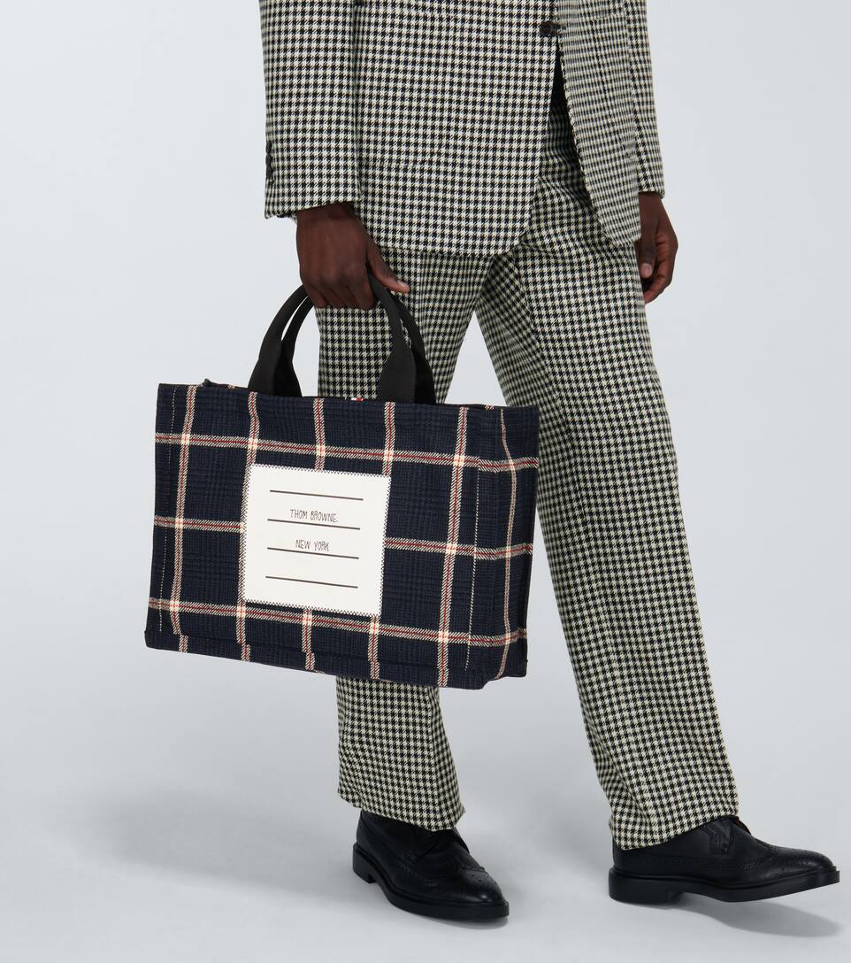 Thom Browne Borsa Tote A Quadri In Lana Mytheresa
