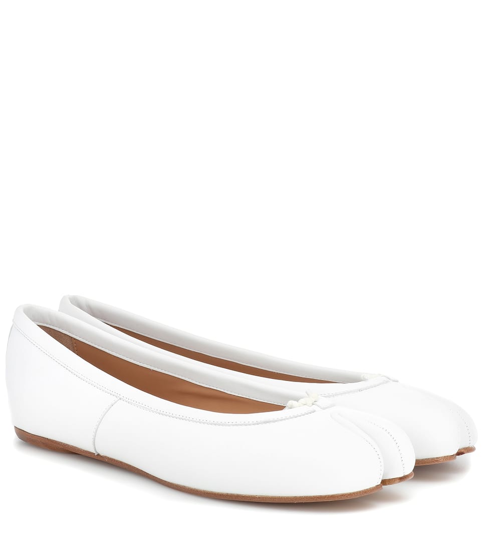 Click to view more detailed imagery on our partner's website Maison Margiela White Tabi Ballerina Flats