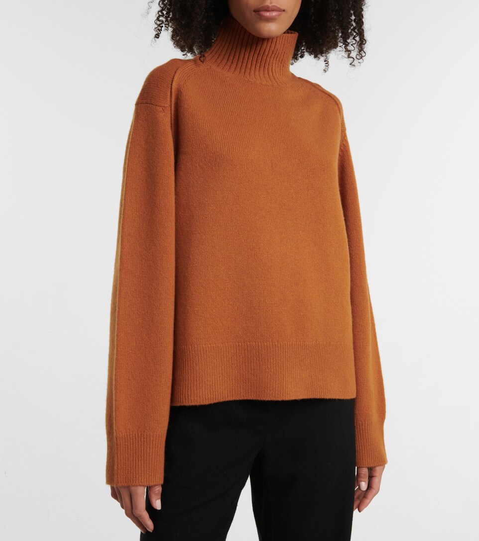 Wool and cashmere turtleneck sweater 