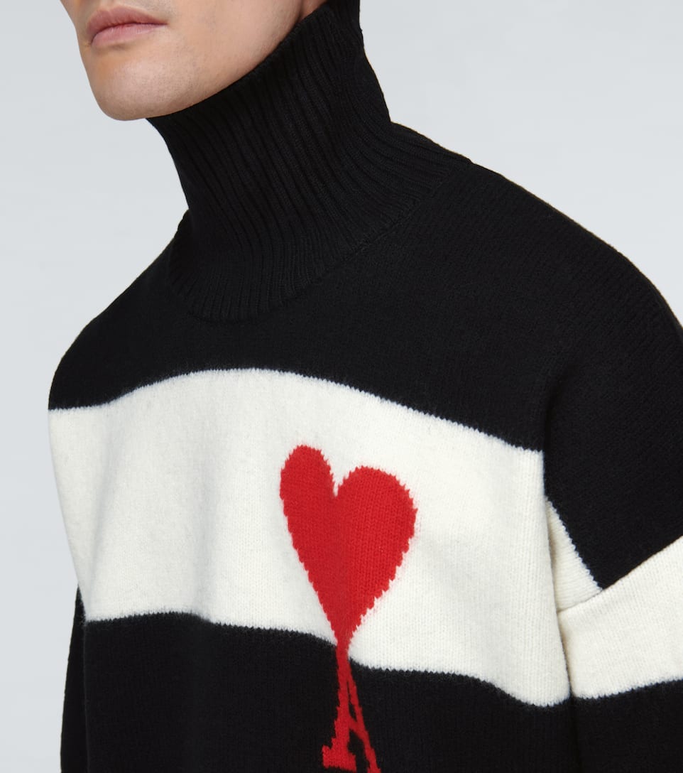 Pull décolleté coeur Clearance