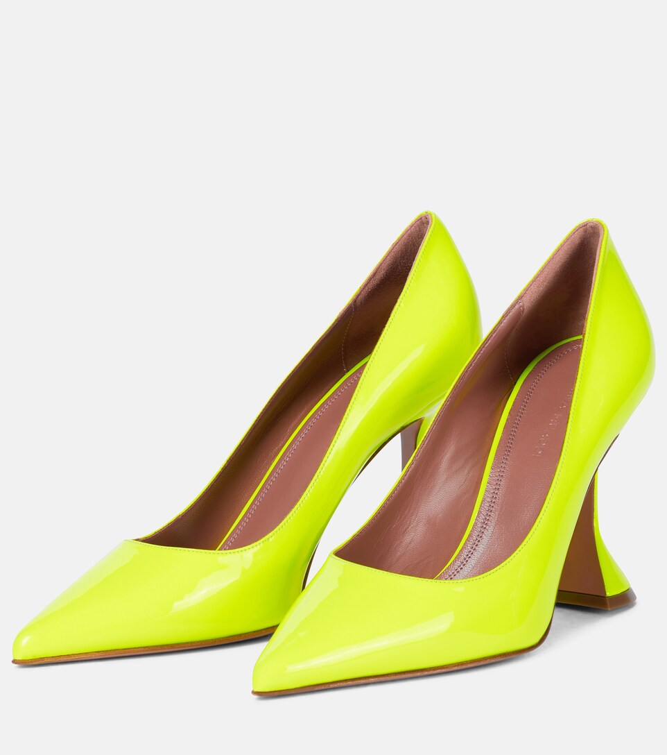 pale yellow pumps