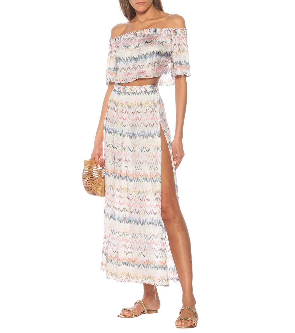 Zig-zag knit off-shoulder crop top Zig-zag knit off-shoulder crop top