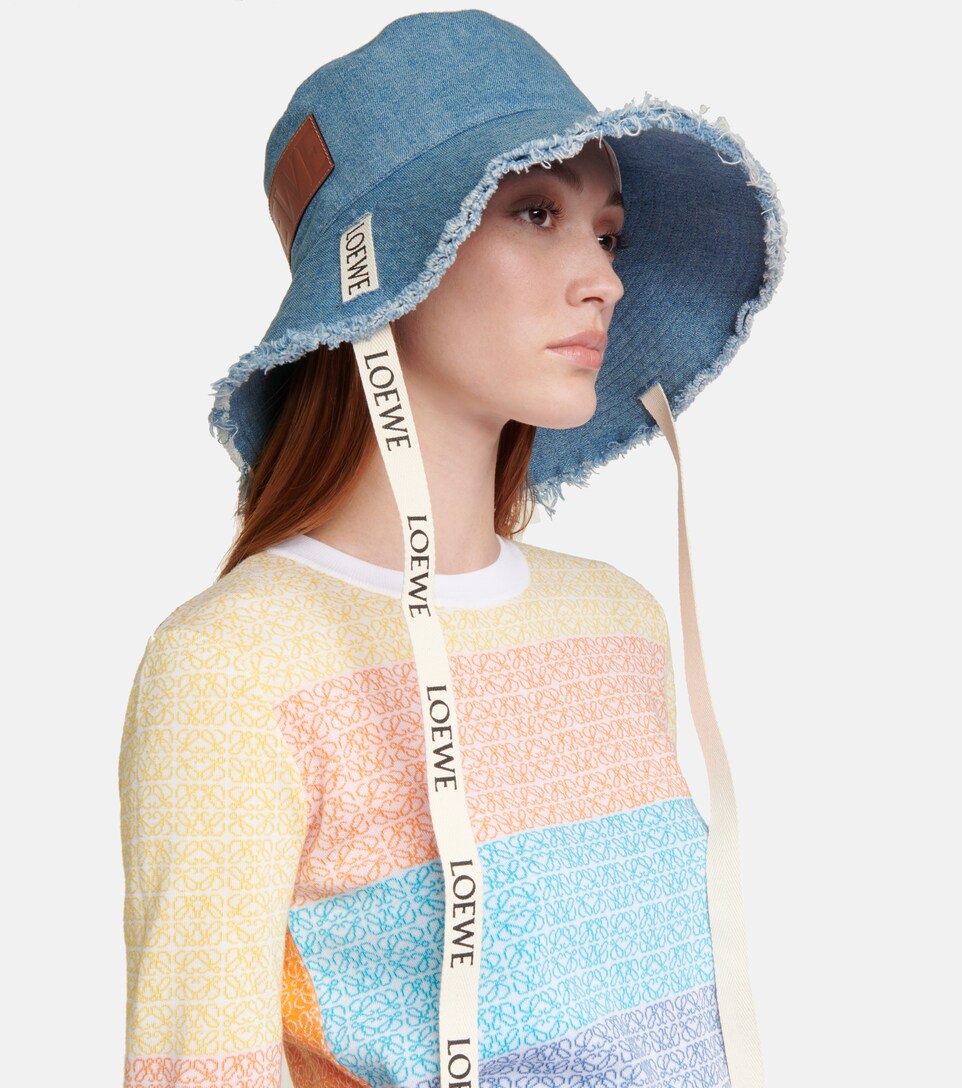 Logo frayed denim bucket hat | Mytheresa