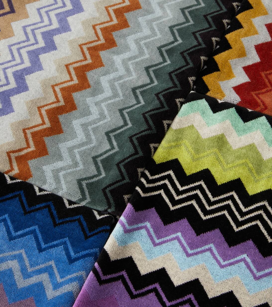 Hand Towel And Bath Towel Set in Multicoloured Missoni