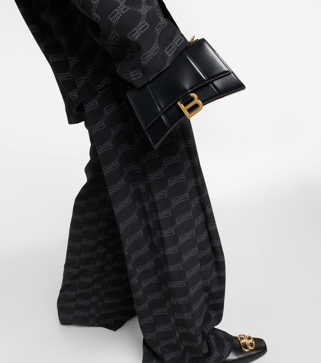 Hourglass XS Leather Crossbody Bag in Black Balenciaga Mytheresa