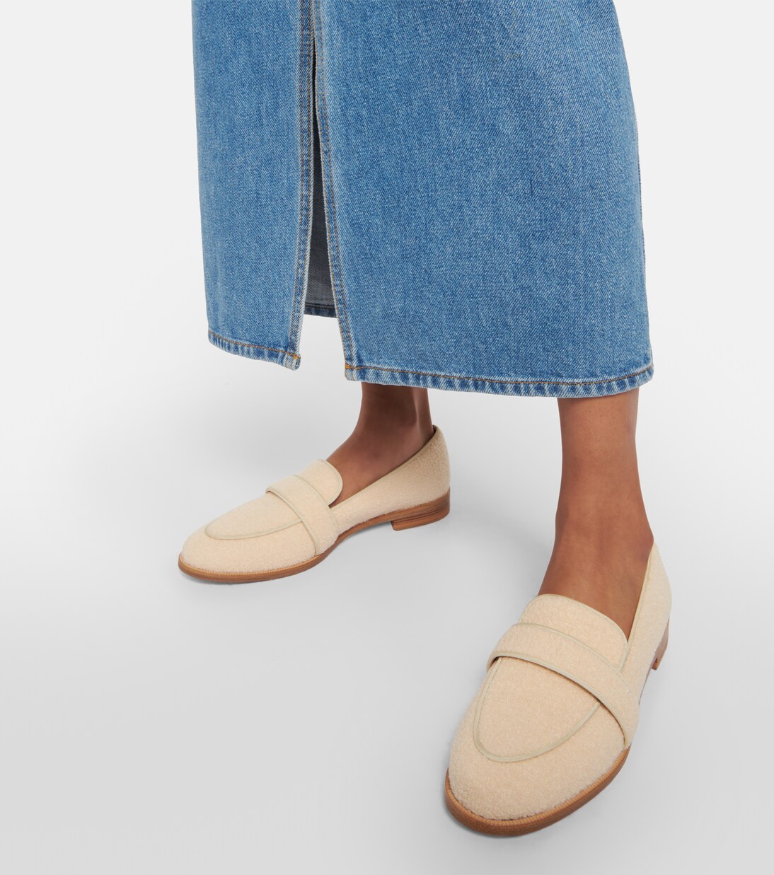 Loafers Martin aus Bouclé in Nude - Aquazzura | Mytheresa 