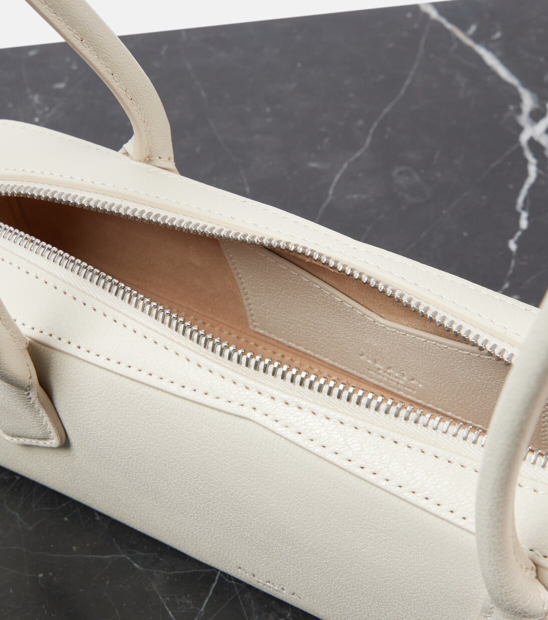 LE TECKEL MEDIUM BAG 32 IN WHITE GOATSKIN