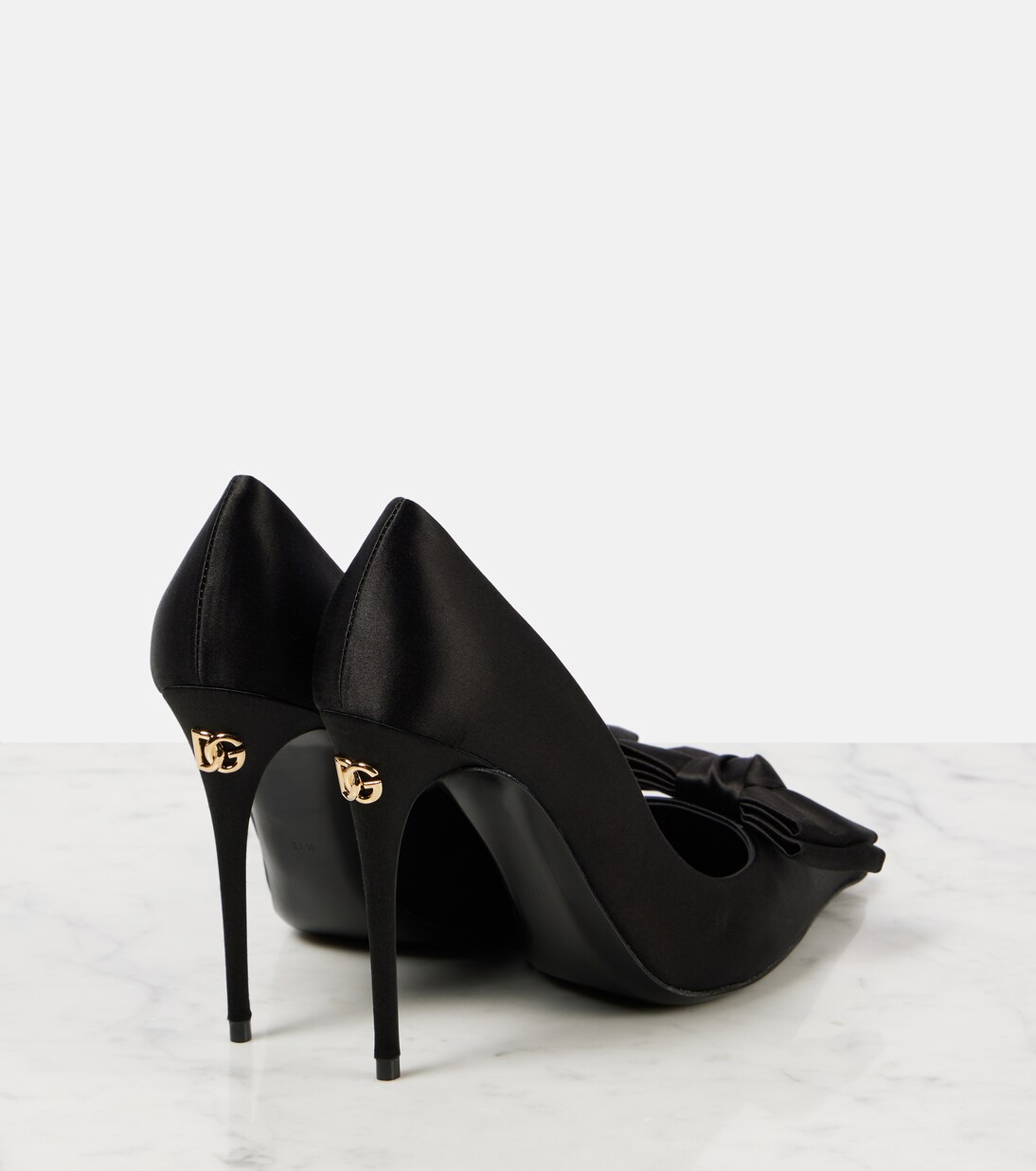 dolce and gabbana black pumps